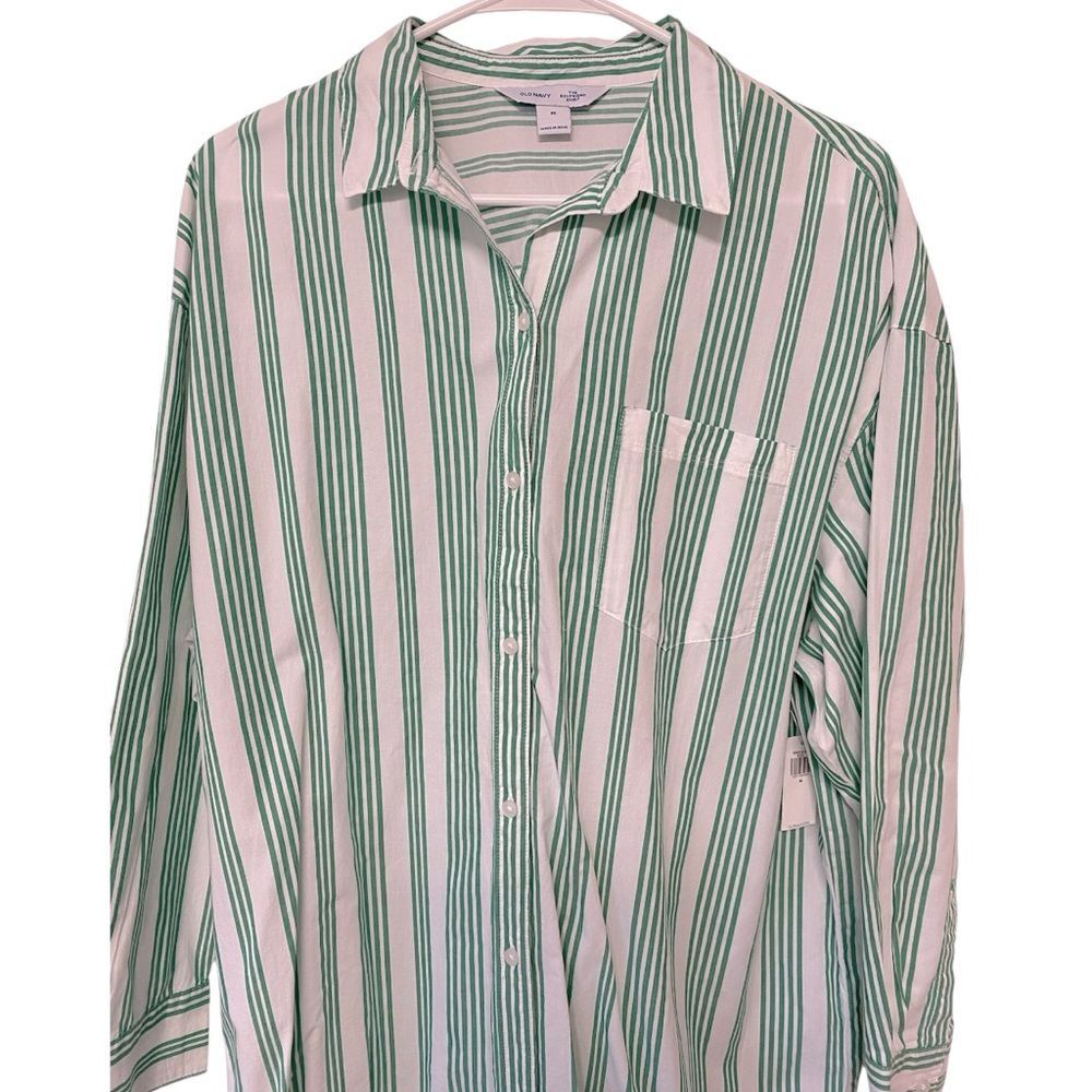 Old Navy Oversized Button-Down Boyfriend Shirt Size M - Picture 3 of 7